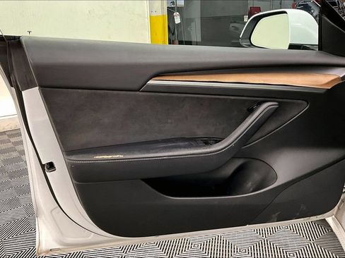 Used 2022 Tesla Model 3 Long Range AWD/4WD image 24