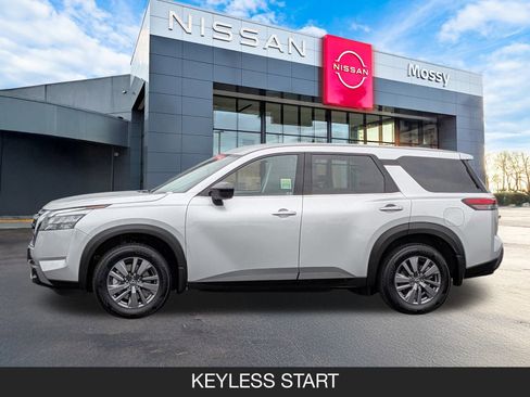 Certified 2024 Nissan Pathfinder S image 5