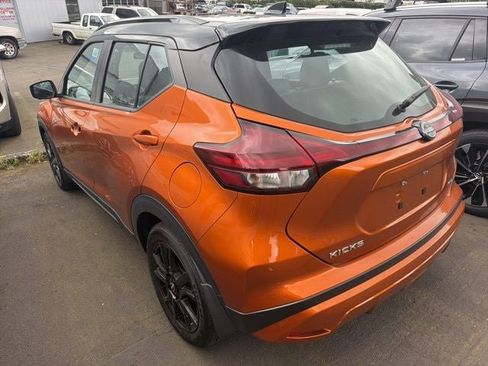 Used 2024 Nissan Kicks SR w/ SR Premium Package FWD image 3