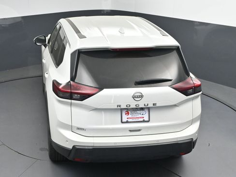 Used 2025 Nissan Rogue SV image 35