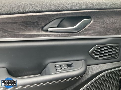 Used 2022 Jeep Grand Cherokee Limited 4xe image 49