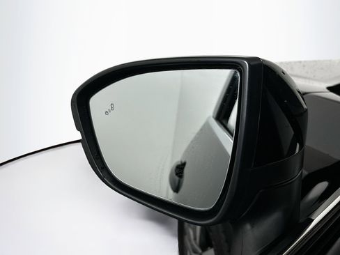 Used 2024 Nissan Pathfinder SL image 16