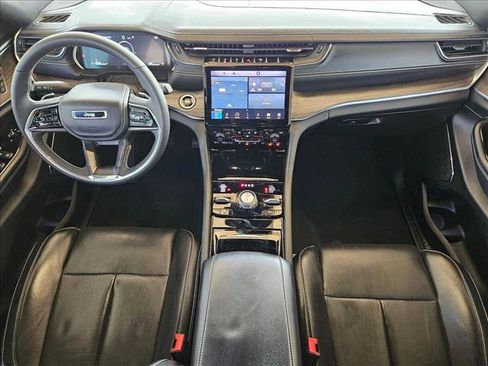 Used 2023 Jeep Grand Cherokee Overland w/ Luxury Tech Group IV image 15