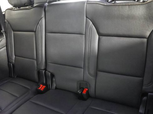 Used 2024 Chevrolet Suburban High Country image 43
