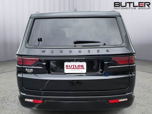 Used 2024 Jeep Wagoneer Series II w/ Convenience Group I AWD/4WD image 5