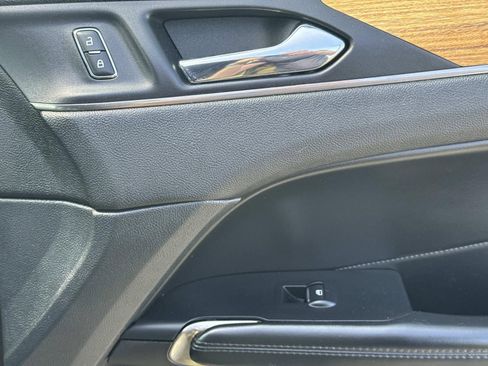 Used 2015 Lincoln MKC FWD w/ Equipment Group 101A Select image 14