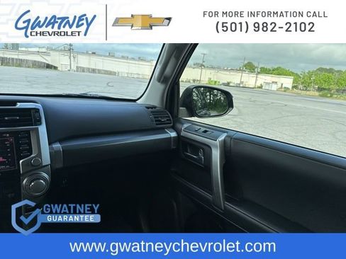 Used 2024 Toyota 4Runner SR5 AWD/4WD image 27