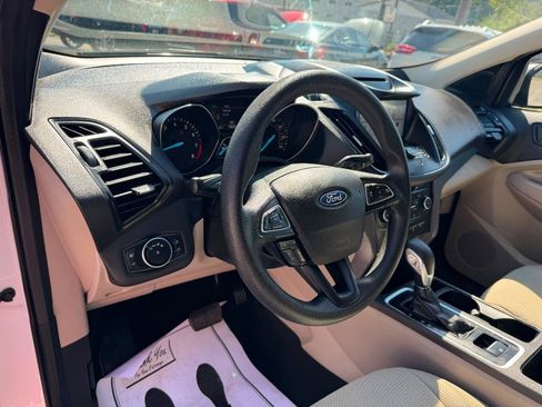 Used 2018 Ford Escape SE w/ SE Sync 3 Package FWD image 14