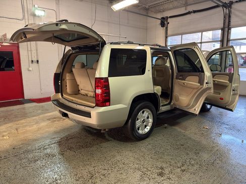 Used 2009 Chevrolet Tahoe LT w/ Convenience Package image 12