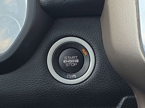Used 2019 RAM 1500 Laramie w/ Sport Appearance Package AWD/4WD image 15