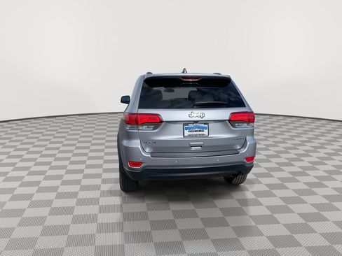 Used 2021 Jeep Grand Cherokee Laredo AWD/4WD image 6