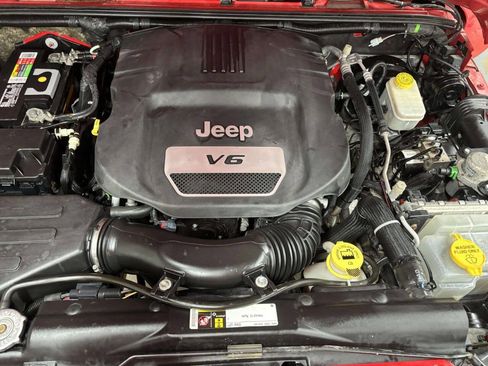 Used 2015 Jeep Wrangler Unlimited Sport w/ Quick Order Package 24S AWD/4WD image 11