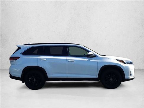 Certified 2019 Toyota Highlander SE AWD/4WD image 4