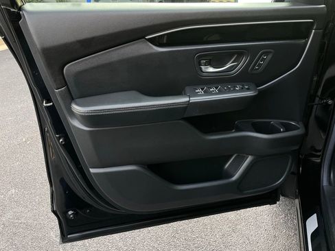 Certified 2025 Honda Pilot EX-L image 24