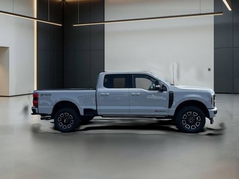 Used 2025 Ford F350 Platinum AWD/4WD image 7