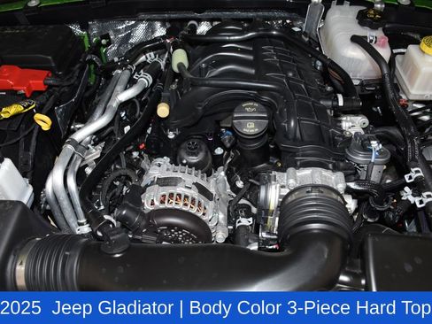 Used 2025 Jeep Gladiator Sport image 7