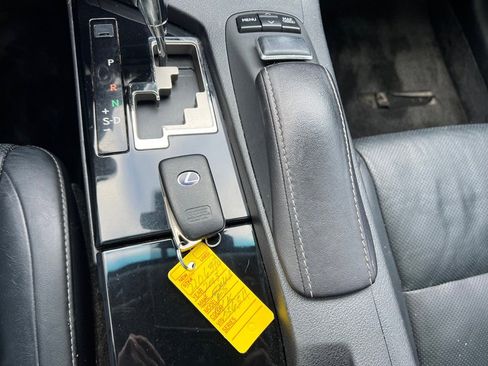 Used 2013 Lexus ES 300h w/ Luxury Pkg image 23