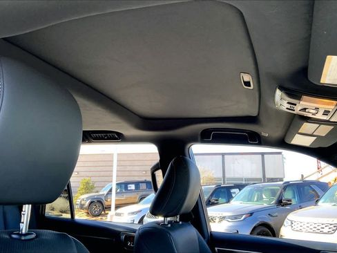 Used 2022 Lexus GX 460 Premium image 13