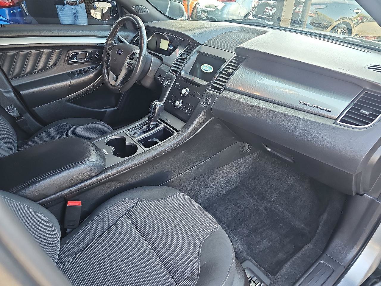 Used 2018 Ford Taurus SEL w/ Equipment Group 201A AWD/4WD image 13