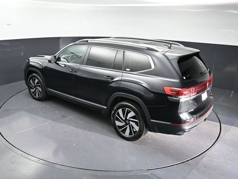 Used 2025 Volkswagen Atlas SEL AWD/4WD image 35