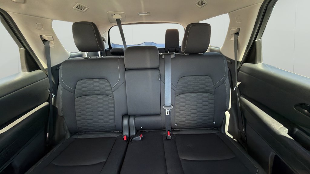 Used 2025 Nissan Pathfinder SV FWD image 11