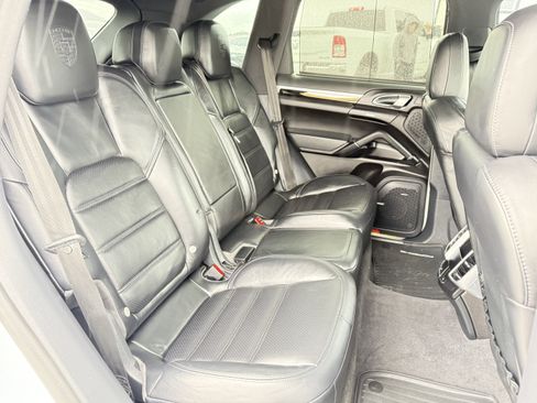 Used 2018 Porsche Cayenne S Platinum image 12