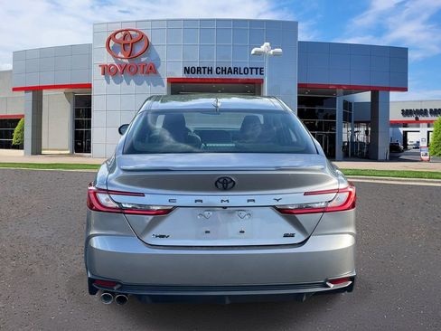 Used 2025 Toyota Camry SE w/ Convenience Package FWD image 7