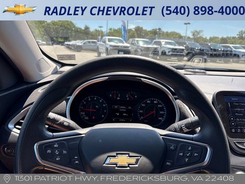 Certified 2025 Chevrolet Malibu LT FWD image 6