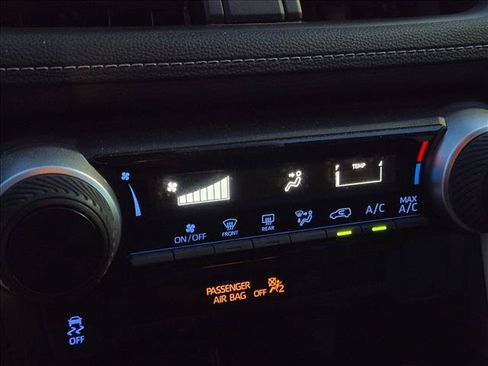 Used 2021 Toyota RAV4 LE FWD image 21