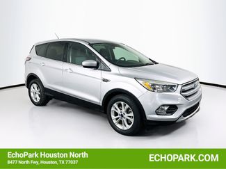 Used 2017 Ford Escape SE video 1