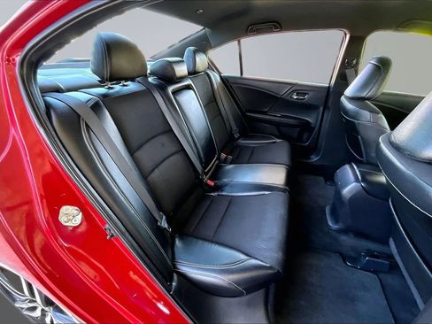 Used 2017 Honda Accord Sport image 22