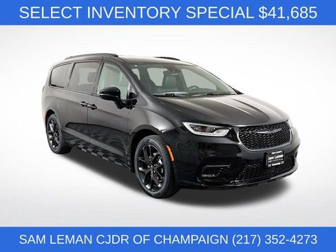 New 2026 Chrysler Pacifica Select w/ S Appearance Package FWD image 1