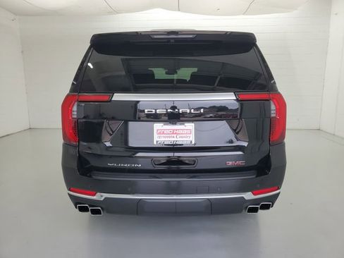 Used 2025 GMC Yukon XL Denali AWD/4WD image 6