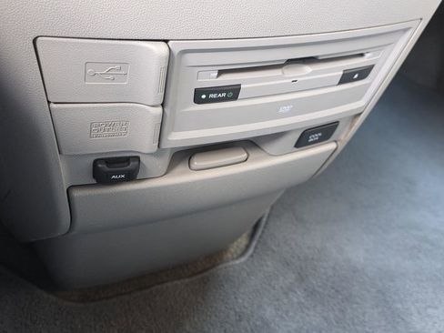Used 2014 Honda Odyssey Touring Elite image 30