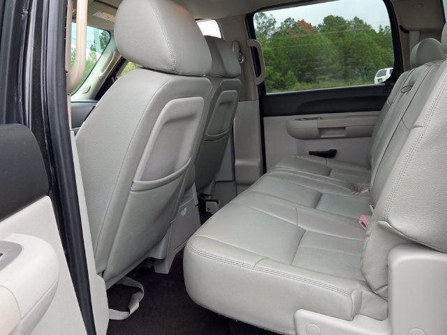 Used 2011 Chevrolet Silverado 2500 LT AWD/4WD image 8
