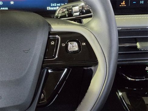 New 2025 Lincoln Corsair FWD w/ Equipment Group 101A image 29