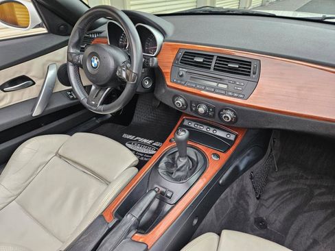 Used 2006 BMW M Roadster image 12