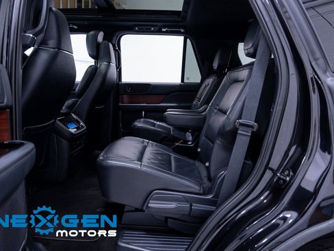 Used 2022 Lincoln Navigator Reserve AWD/4WD image 42