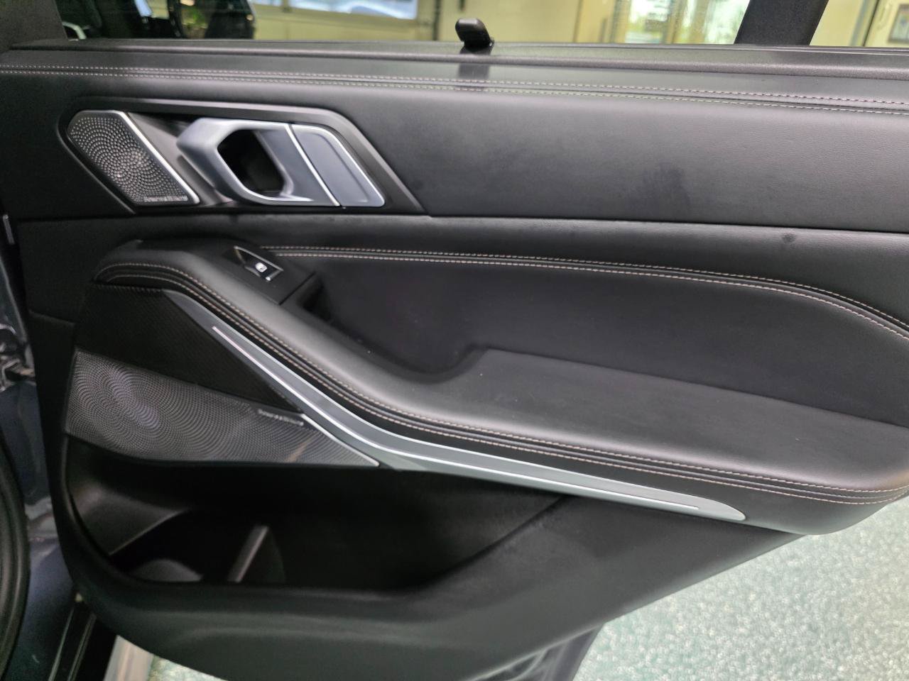Used 2020 BMW X5 M50i w/ Executive Package AWD/4WD image 28