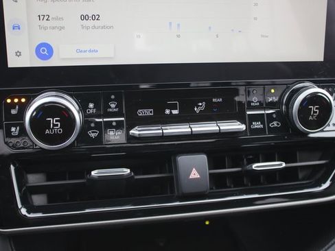 Used 2024 Toyota Highlander Limited image 7