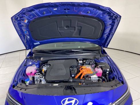 New 2025 Hyundai Elantra Hybrid FWD image 11