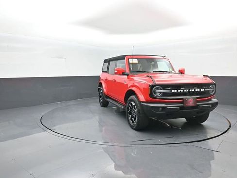 Certified 2024 Ford Bronco Outer Banks AWD/4WD image 2