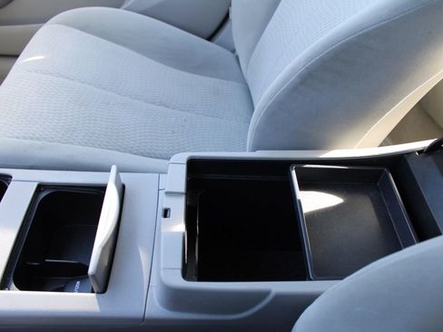 Used 2011 Toyota Camry LE image 35