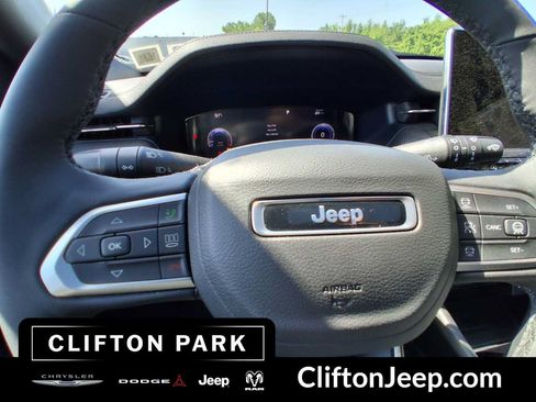Certified 2025 Jeep Compass Limited w/ Driver Assist Group I AWD/4WD image 22