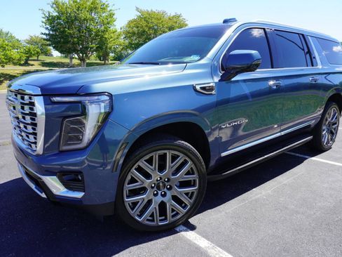 Used 2026 GMC Yukon XL Elevation w/ Elevation Premium Package AWD/4WD image 7
