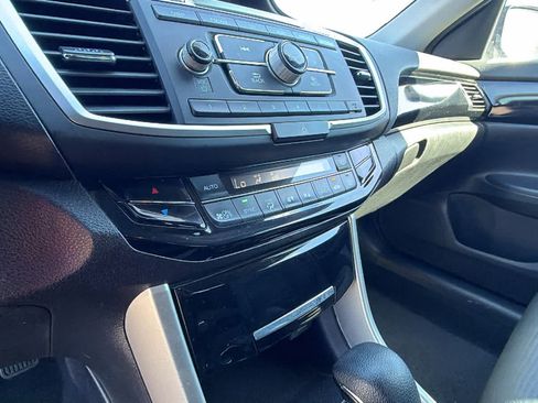 Used 2017 Honda Accord LX image 14