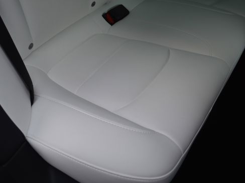 Used 2023 Tesla Model 3 Standard Range image 30