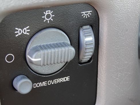 Used 2000 Chevrolet S10 Pickup LS w/ Preferred Equipment Group image 77