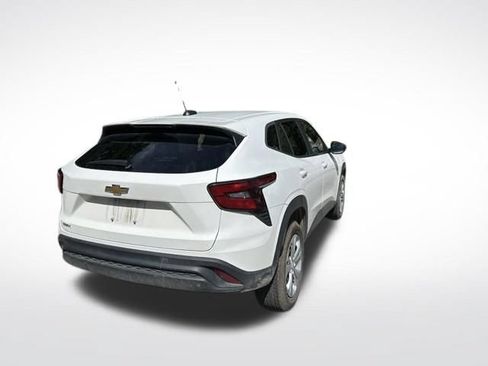 Certified 2024 Chevrolet Trax LS FWD image 5