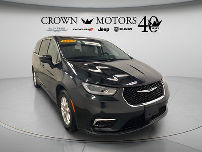 Used 2023 Chrysler Pacifica Touring-L